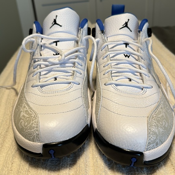 Micheal Jordan XII G
Golf Shoes. Blue, white and black size 11.5 - Picture 7 of 8